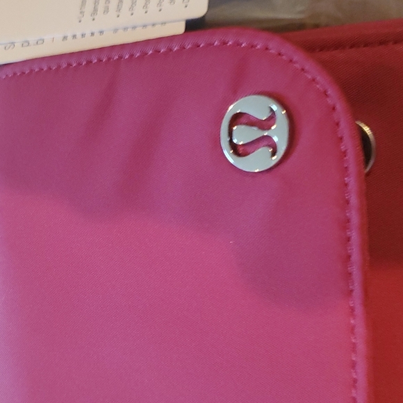 Lululemon crossberry clutch etc  bag tagged gorgeous maroon color gold accents - Picture 2 of 15
